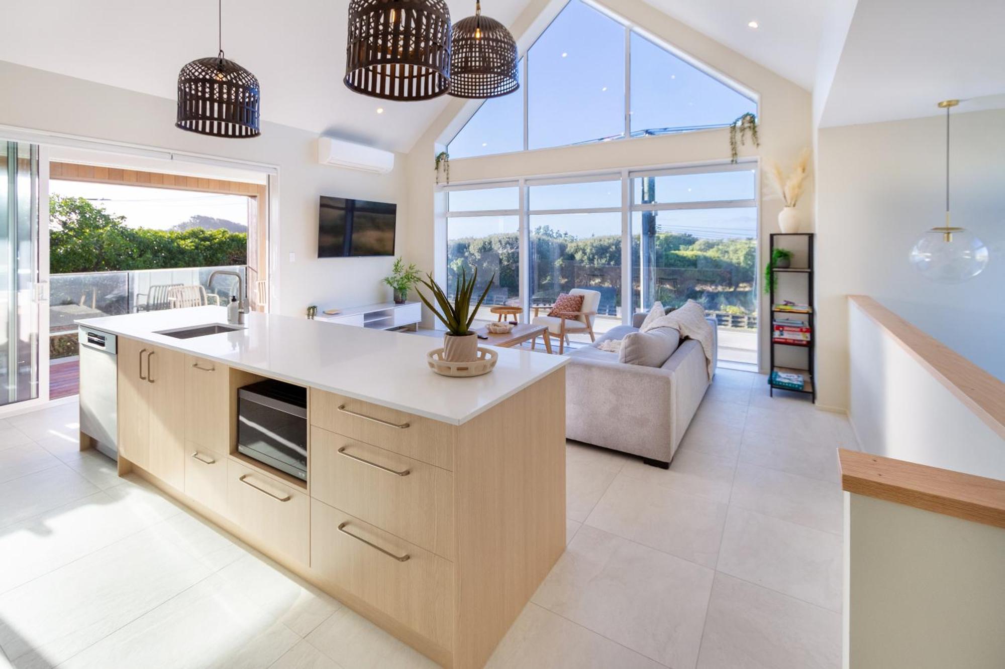 Luxury Beachside Living Elegant 3-Bedroom Haven Christchurch Zewnętrze zdjęcie