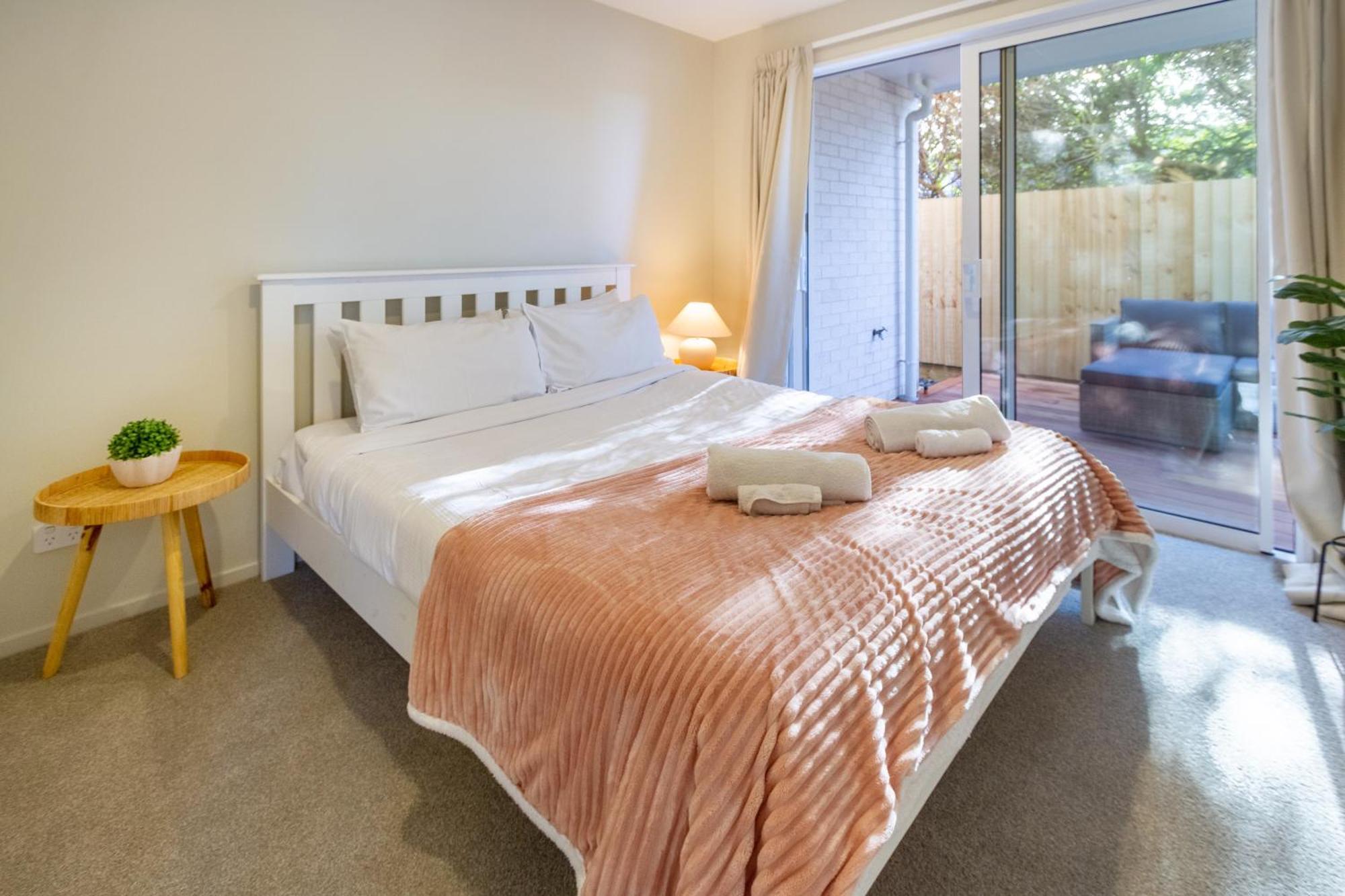 Luxury Beachside Living Elegant 3-Bedroom Haven Christchurch Zewnętrze zdjęcie