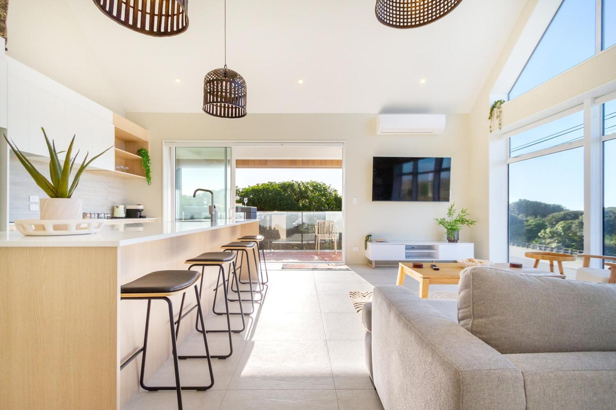 Luxury Beachside Living Elegant 3-Bedroom Haven Christchurch Zewnętrze zdjęcie