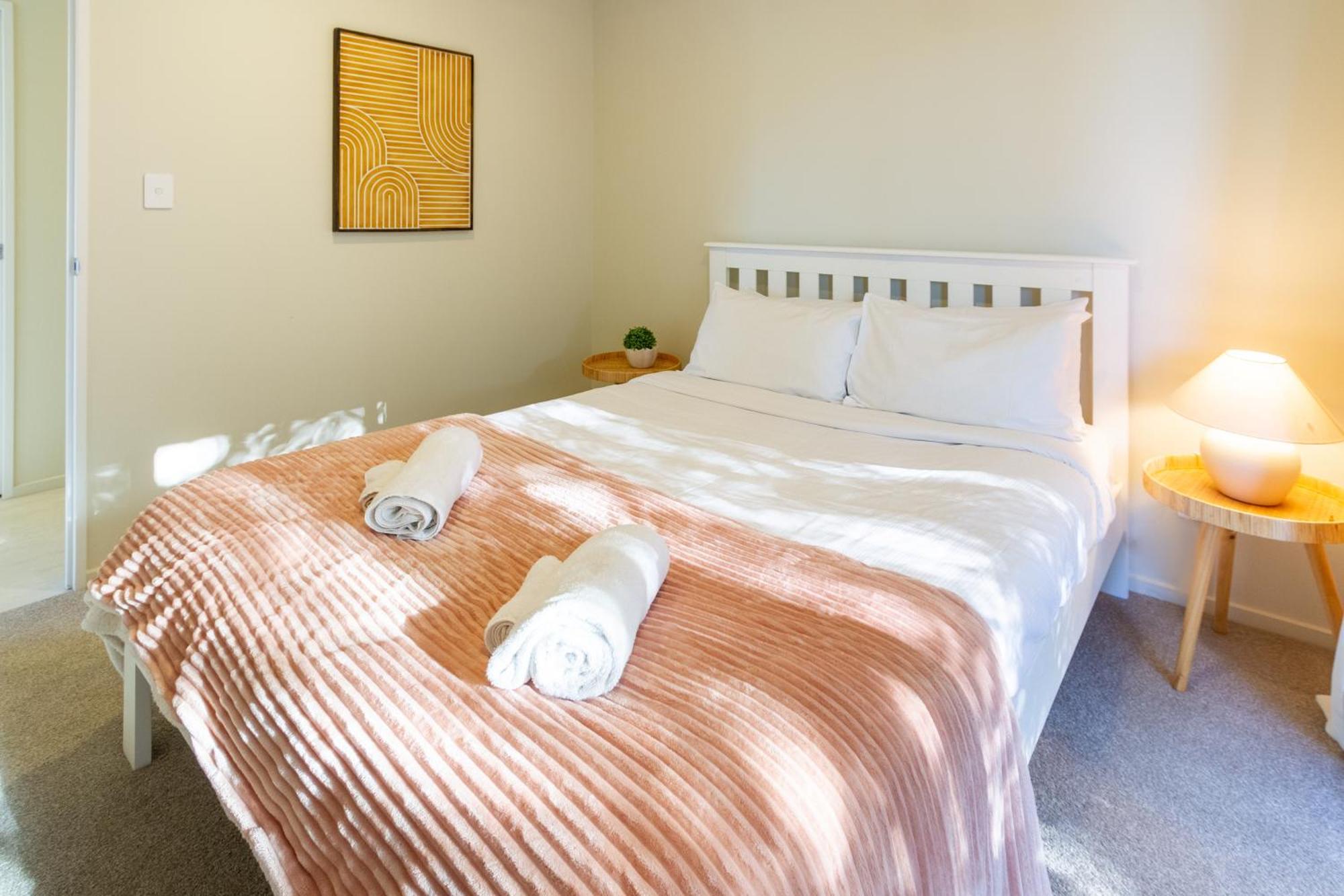 Luxury Beachside Living Elegant 3-Bedroom Haven Christchurch Zewnętrze zdjęcie